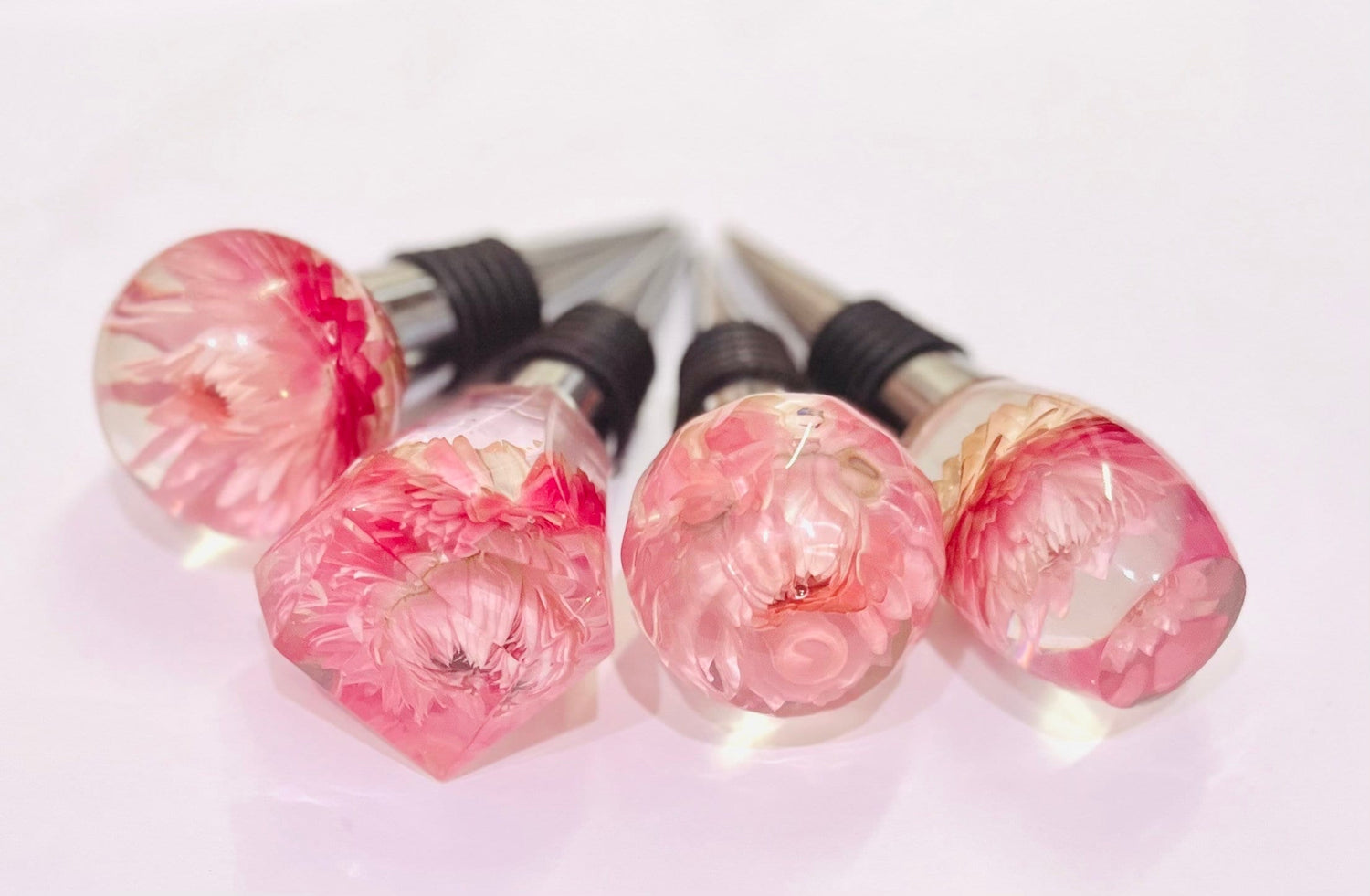 Handmade preserved real flower wine topper. Real Pink Strawflowers. One of a kind gift for wedding guests.