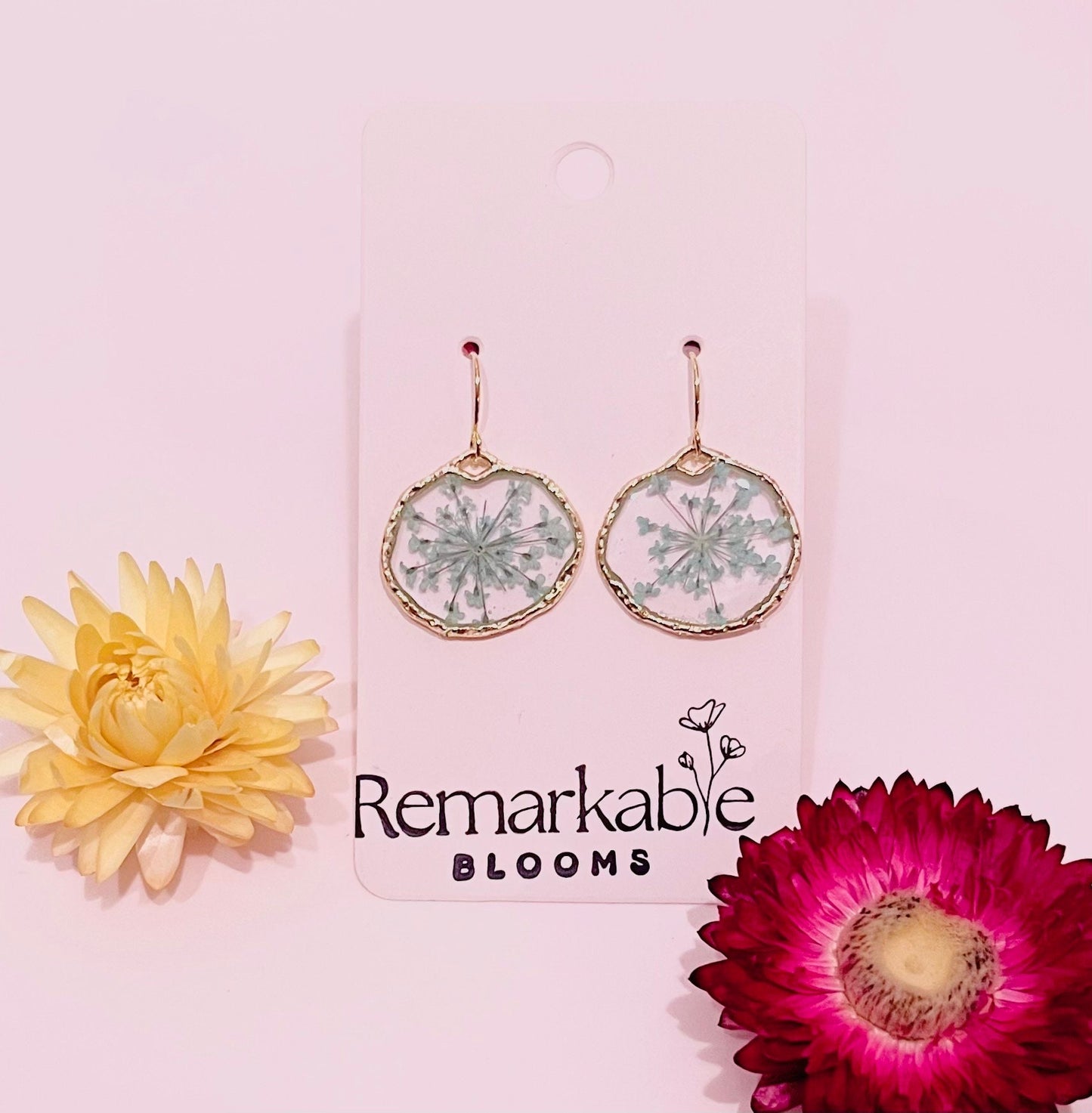 Handmade with pressed flowers. Hypoallergenic Earrings. Mint Green Queen Anne’s Lace Flowers. Minimalist. 14K Gold Plated Hooks.