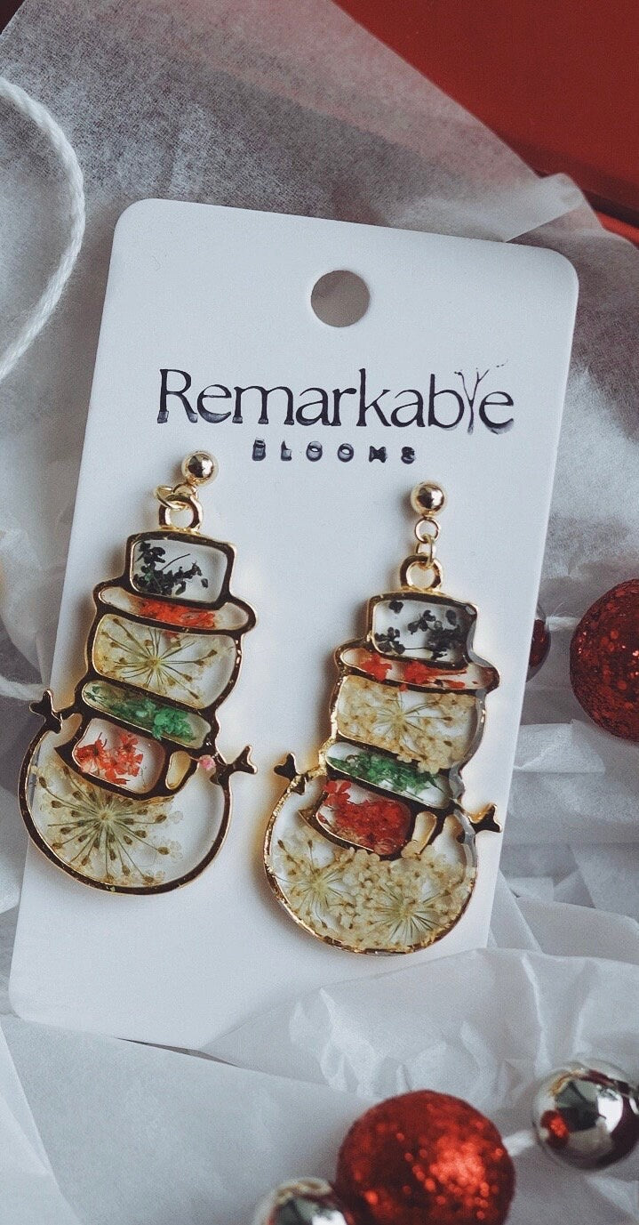 Handmade Snowmen Earrings. Made with Real pressed flowers. Hypoallergenic. Christmas. 14K gold plated posts.