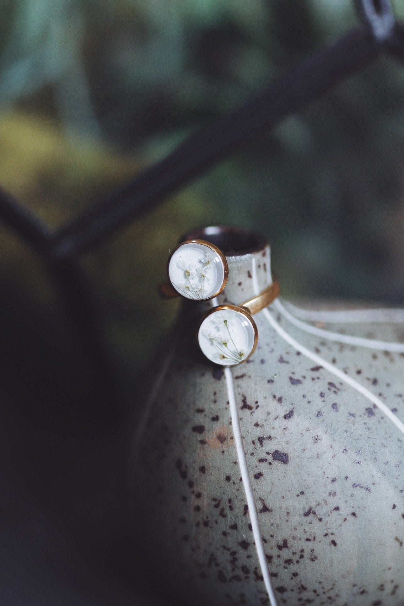 Handmade Real Pressed Flower Ring. 18K Gold Plated. Adjustable. Can wear 24/7. White Queen Anne’s Lace Flowers.