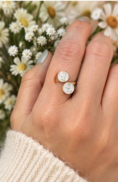 Handmade adjustable ring made with real flowers. White Queen Anne’s Lace Flowers. Minimalist. Statement.