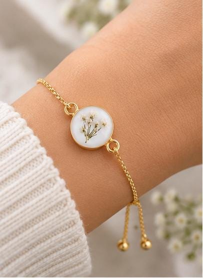 Handmade real flower bracelet. Adjustable & tarnish resistant. White Queen Anne’s Lace flowers