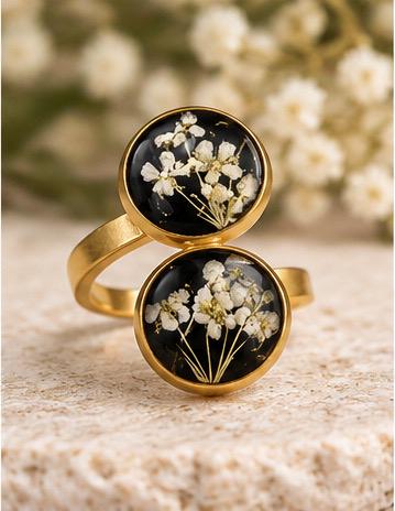 Handmade adjustable ring made with real flowers. White Queen Anne’s Lace Flowers. Minimalist. Statement.
