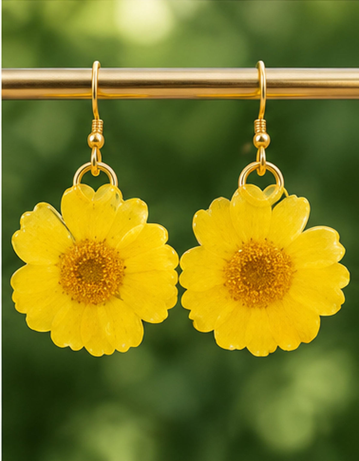 Handmade minimalist Earrings. Made with pressed yellow Daisy flowers. Hypoallergenic Earrings. 14K gold Plated.