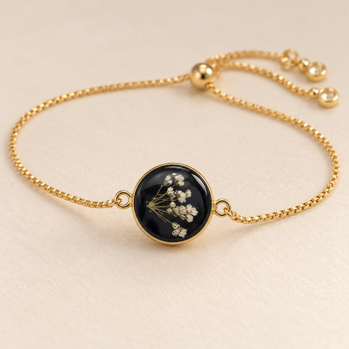 Handmade real flower bracelet. Adjustable & tarnish resistant. White Wueen Anne’s Lace flowers