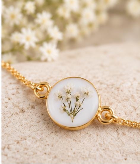 Handmade real flower bracelet. Adjustable & tarnish resistant. White Queen Anne’s Lace flowers
