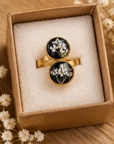 Handmade adjustable ring made with real flowers. White Queen Anne’s Lace Flowers. Minimalist. Statement.