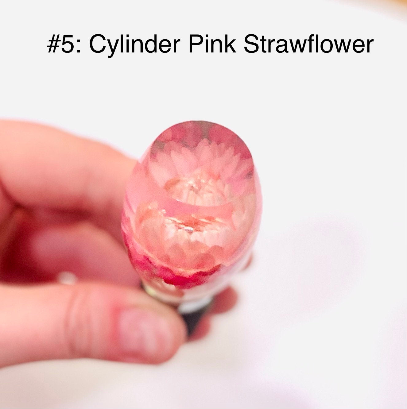 Casted Floral Resin Wine Stopper. Made with Beautiful Real Flowers. Gift for birthdays, mother's day, holidays. One of a kind gift for wedding guests.