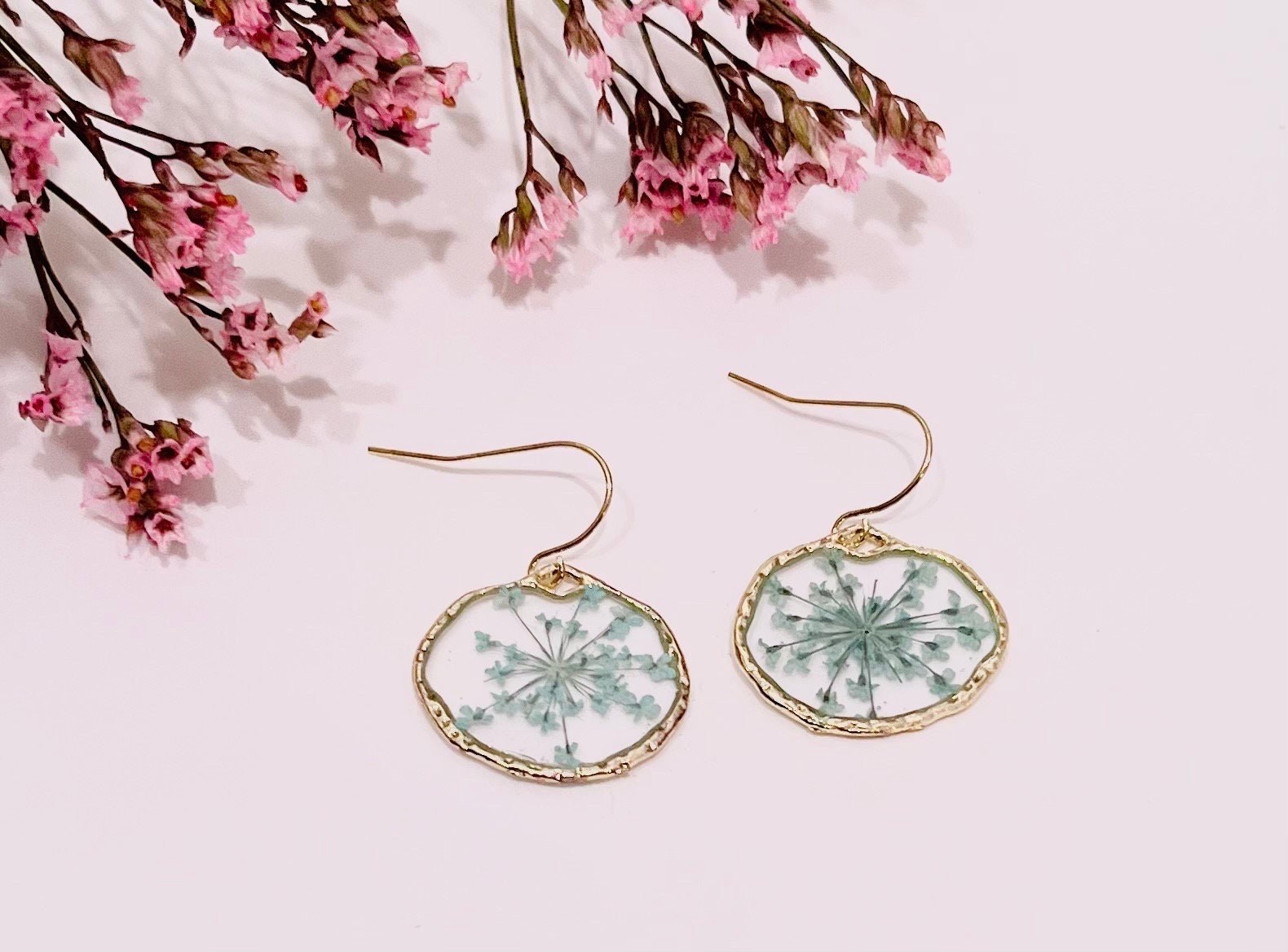 Handmade with pressed flowers. Hypoallergenic Earrings. Mint Green Queen Anne’s Lace Flowers. Minimalist. 14K Gold Plated Hooks.