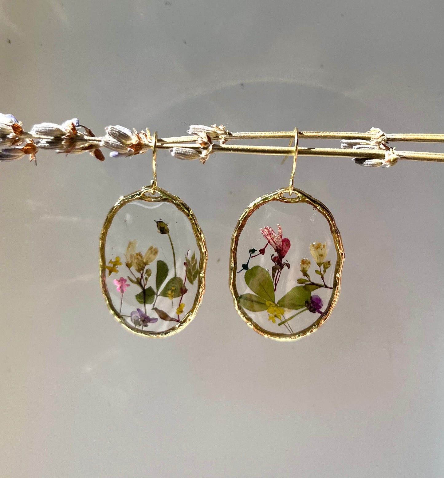 Handmade Garden Fairy Earrings. Made with pressed flowers & Ferns. Hypoallergenic Earrings. Terrarium earrings. 14K gold